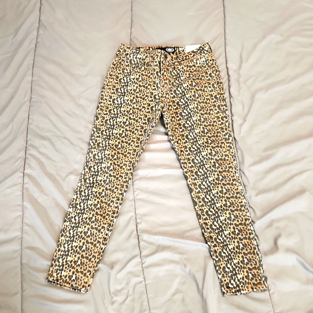 NWT G by Guess (GBG) Cheetah pants
